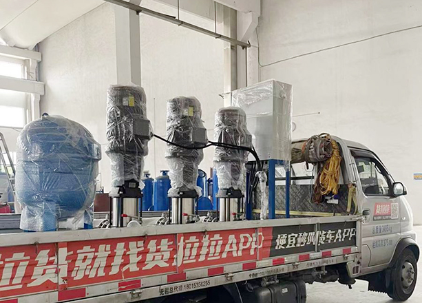 江蘇無(wú)錫發(fā)貨變頻供水機(jī)組一套