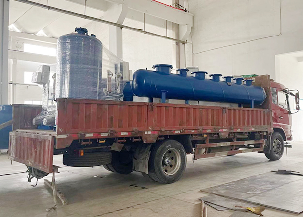 浙江嘉興發(fā)貨真空脫氣機(jī)2套，旁流水處理器2套