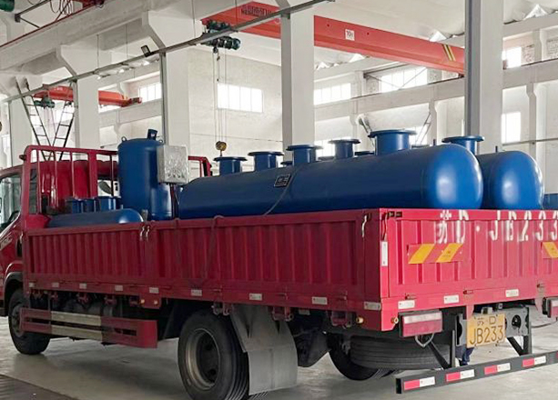 江蘇常州專(zhuān)車(chē)直達(dá)分集水器4臺(tái)，定壓補(bǔ)水機(jī)組1套